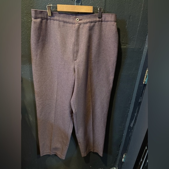 Women’s Levi’s Maroon Bend Over Dress Pants - Picture 1 of 5